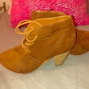 brown heels pierre Dumas